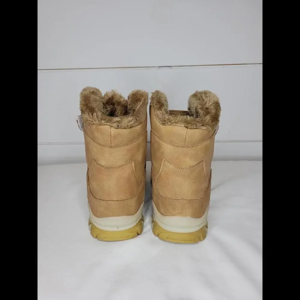 Kids snow boots (non branded) size 2